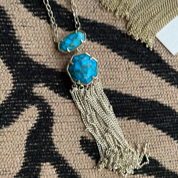 Kendra Scott Tae set of earrings and necklace NWOT - Picture 3 of 4